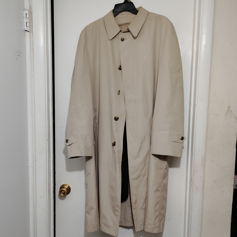 Hart Schaffner Marx Light Beige Single-Breasted Trench Coat